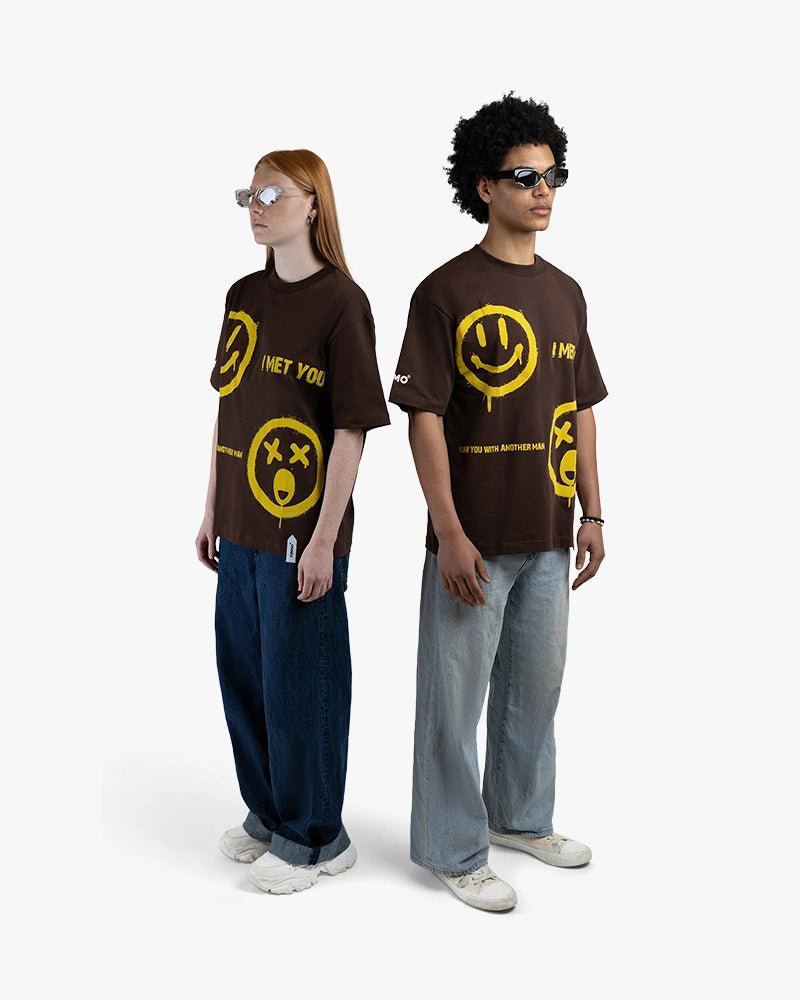 I Met You Tee : Brown - Kenmo®